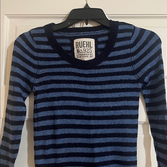 Gorgeous Ruehl women’s sweater - Picture 2 of 8